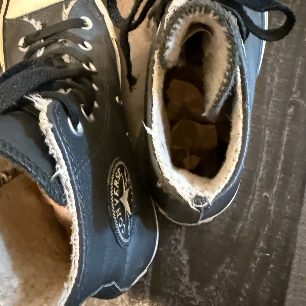 Converse Chuck Taylor‎ Hi Black Faux Leather Fur Lined 7 - Picture 5 of 8